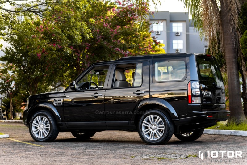 DISCOVERY 4 3.0 SE 4X4 V6 24V TURBO DIESEL 4P AUTOMÁTICO - 2015 - PORTO ALEGRE