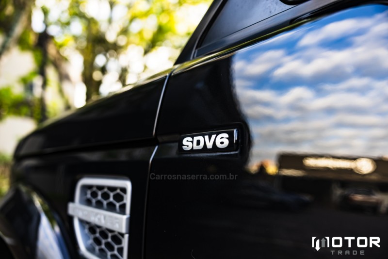 DISCOVERY 4 3.0 SE 4X4 V6 24V TURBO DIESEL 4P AUTOMÁTICO - 2015 - PORTO ALEGRE