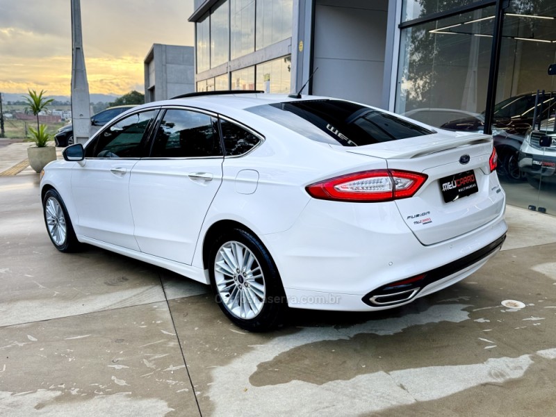 FUSION 2.0 TITANIUM FWD 16V GASOLINA 4P AUTOMÁTICO - 2016 - LAJEADO