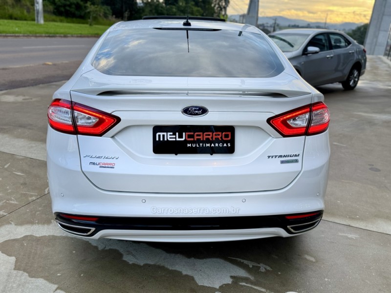FUSION 2.0 TITANIUM FWD 16V GASOLINA 4P AUTOMÁTICO - 2016 - LAJEADO