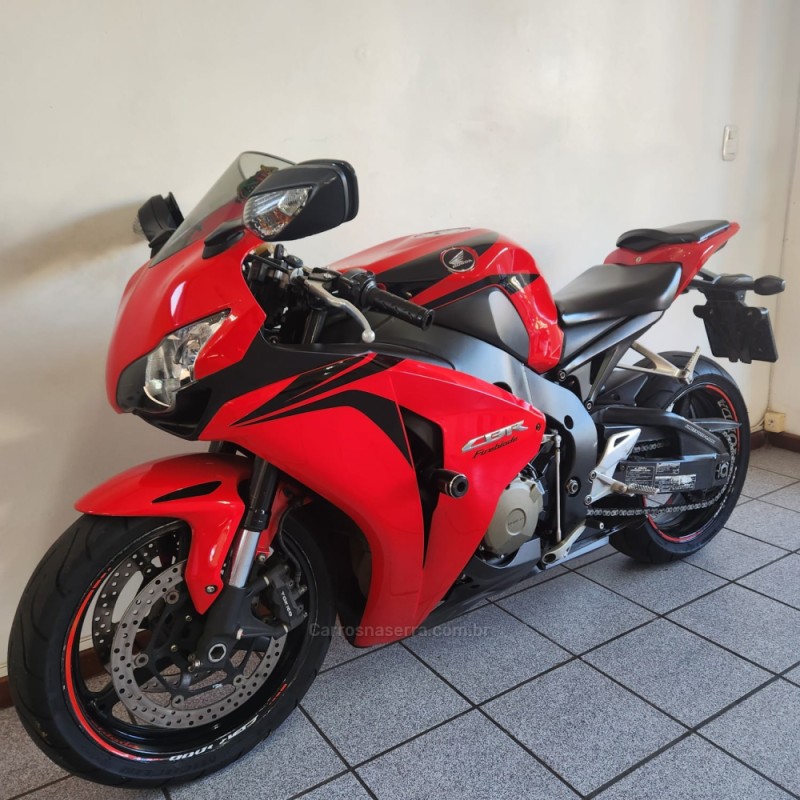 CBR 1000RR FIREBLADE - 2008 - FARROUPILHA