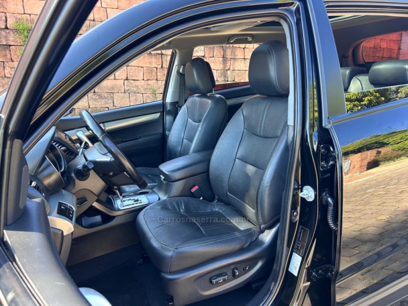 SORENTO 3.5 4X4 V6 24V GASOLINA 4P AUTOMÁTICO - 2011 - VENâNCIO AIRES