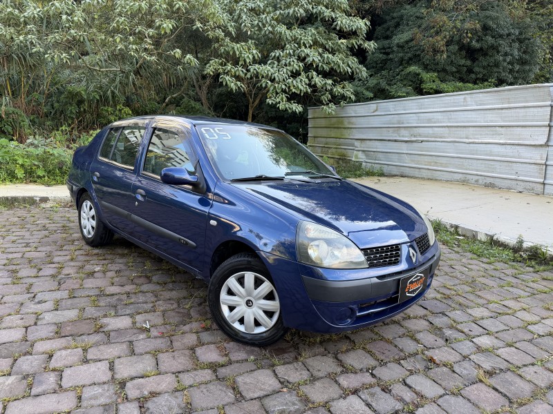 CLIO 1.0 AUTHENTIQUE SEDAN 16V GASOLINA 4P MANUAL - 2005 - CAXIAS DO SUL
