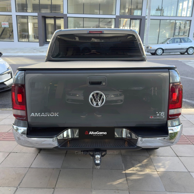 AMAROK 3.0 V6 TDI HIGHLINE CD DIESEL 4MOTION AUTOMÁTICO - 2024 - FLORES DA CUNHA