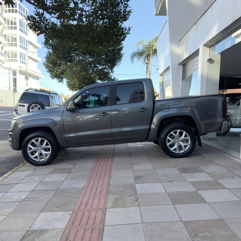 AMAROK 3.0 V6 TDI HIGHLINE CD DIESEL 4MOTION AUTOMÁTICO - 2024 - FLORES DA CUNHA