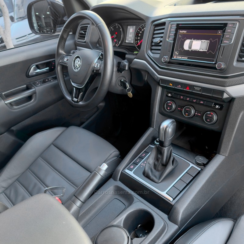 AMAROK 3.0 V6 TDI HIGHLINE CD DIESEL 4MOTION AUTOMÁTICO - 2024 - FLORES DA CUNHA