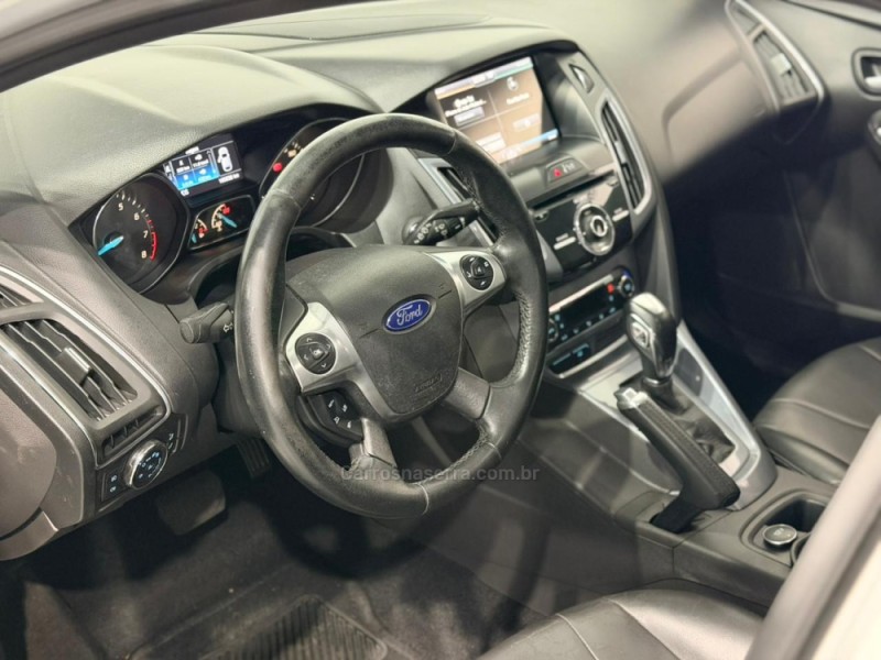 FOCUS 2.0 TITANIUM PLUS 16V FLEX 4P AUTOMÁTICO - 2015 - ESTâNCIA VELHA