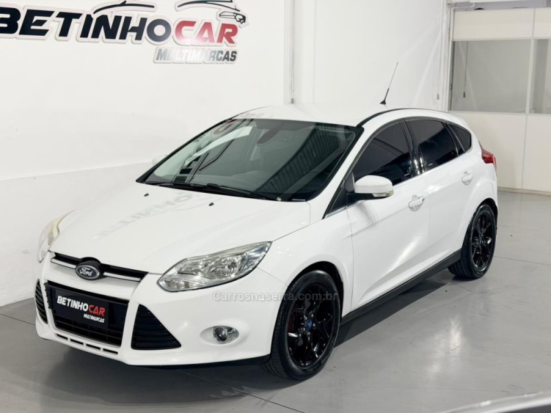 FOCUS 2.0 TITANIUM PLUS 16V FLEX 4P AUTOMÁTICO - 2015 - ESTâNCIA VELHA