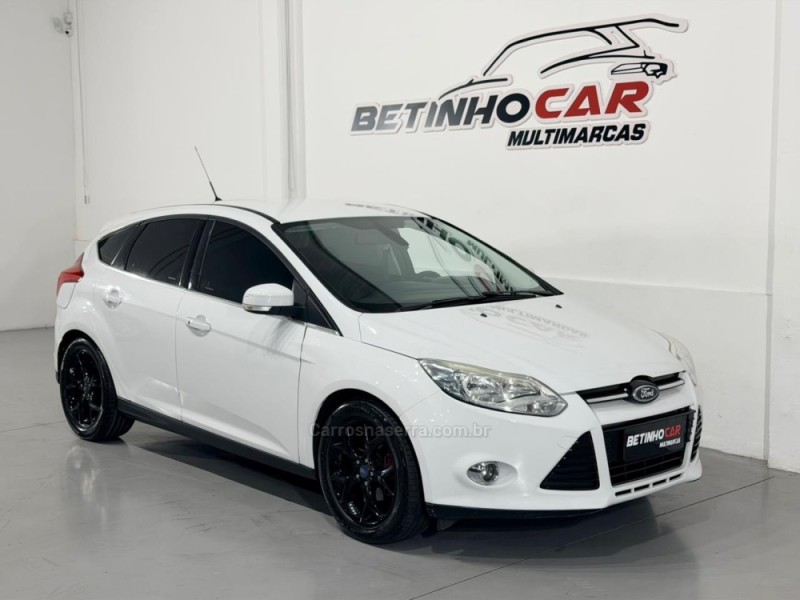FOCUS 2.0 TITANIUM PLUS 16V FLEX 4P AUTOMÁTICO - 2015 - ESTâNCIA VELHA