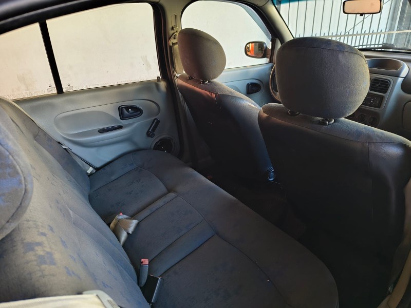 CLIO 1.0 AUTHENTIQUE PLUS 8V GASOLINA 4P MANUAL - 2006 - CAXIAS DO SUL