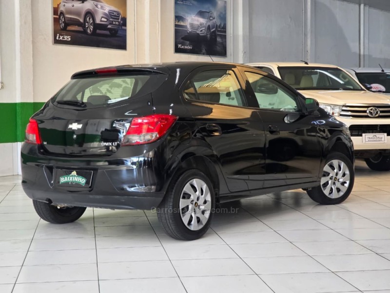 ONIX 1.4 MPFI LT 8V FLEX 4P MANUAL - 2014 - SAPUCAIA DO SUL