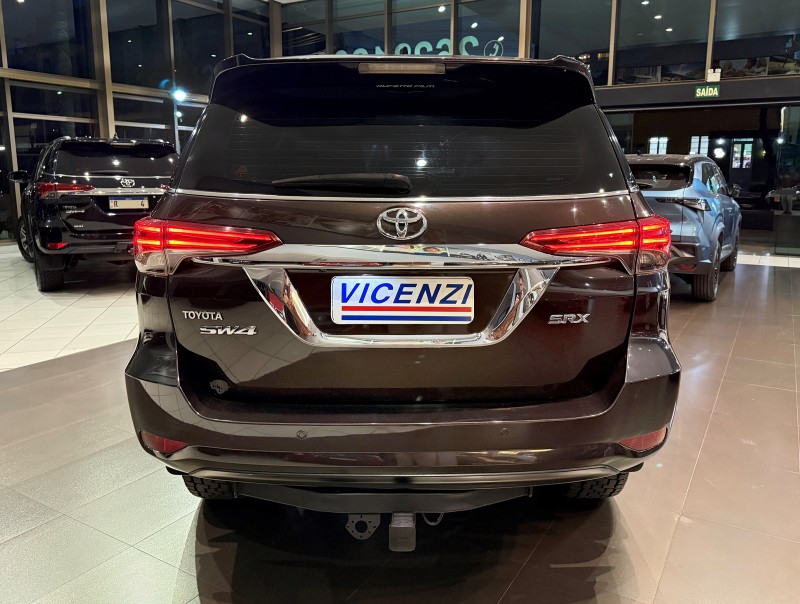 HILUX SW4 2.8 SRX 4X4 7 LUGARES 16V TURBO INTERCOOLER DIESEL 4P AUTOMÁTICO - 2018 - FARROUPILHA