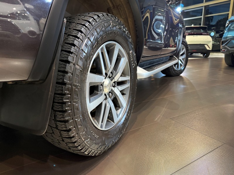 HILUX SW4 2.8 SRX 4X4 7 LUGARES 16V TURBO INTERCOOLER DIESEL 4P AUTOMÁTICO - 2018 - FARROUPILHA