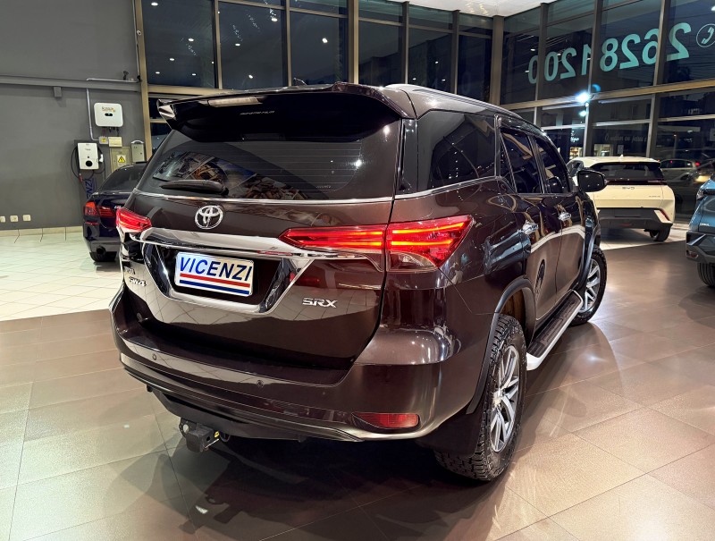 HILUX SW4 2.8 SRX 4X4 7 LUGARES 16V TURBO INTERCOOLER DIESEL 4P AUTOMÁTICO - 2018 - FARROUPILHA