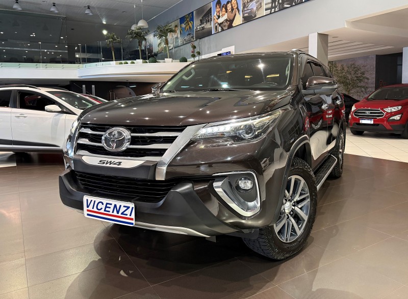 hilux sw4 2.8 srx 4x4 7 lugares 16v turbo intercooler diesel 4p automatico 2018 farroupilha