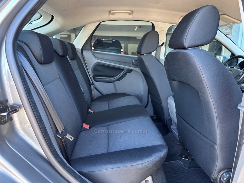 FOCUS 1.6 GLX 16V FLEX 4P MANUAL - 2013 - GUAPORé