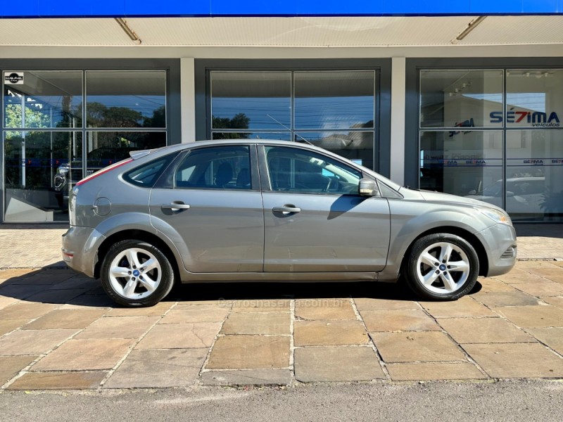 FOCUS 1.6 GLX 16V FLEX 4P MANUAL - 2013 - GUAPORé