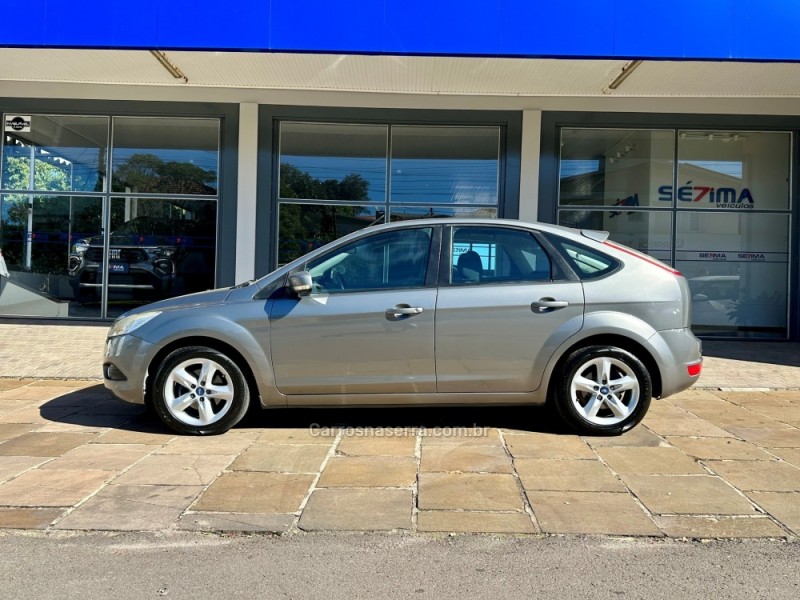 FOCUS 1.6 GLX 16V FLEX 4P MANUAL - 2013 - GUAPORé