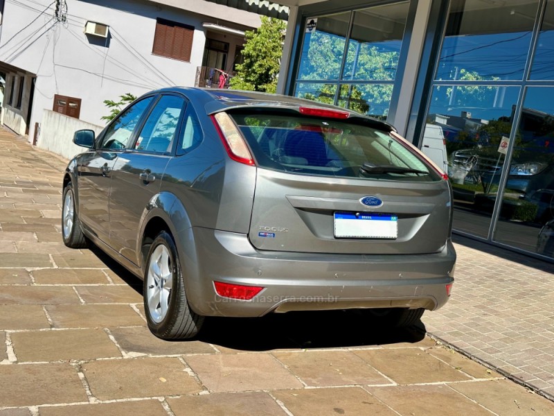 FOCUS 1.6 GLX 16V FLEX 4P MANUAL - 2013 - GUAPORé