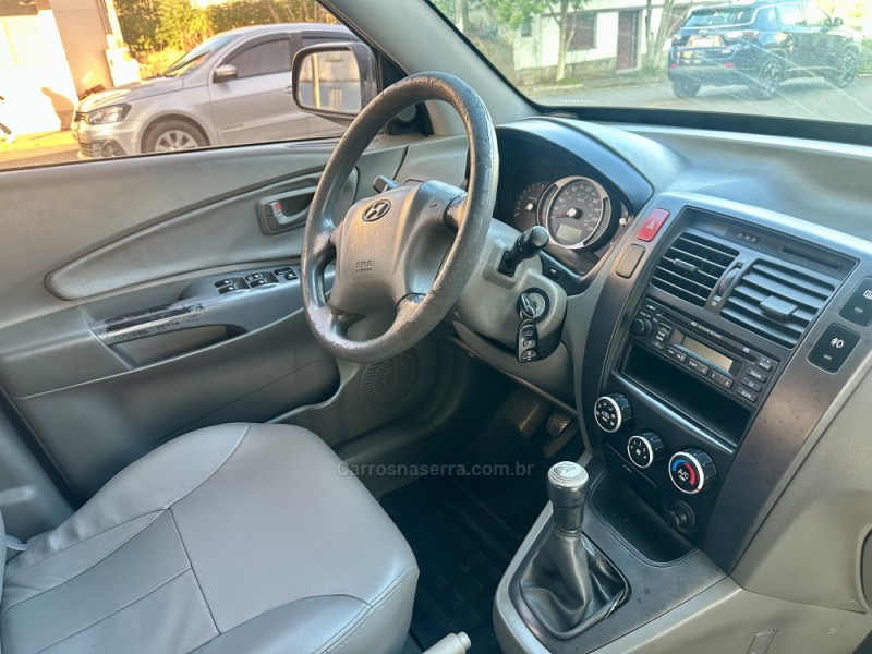 TUCSON 2.0 MPFI GL 16V 142CV 2WD GASOLINA 4P MANUAL - 2008 - GUAPORé