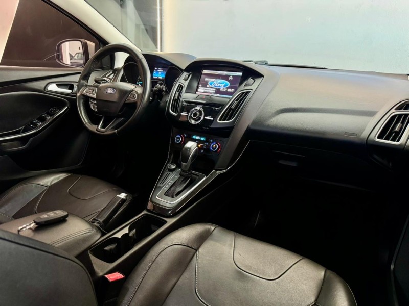 FOCUS 2.0 TITANIUM PLUS 16V FLEX 4P AUTOMÁTICO - 2016 - ESTâNCIA VELHA