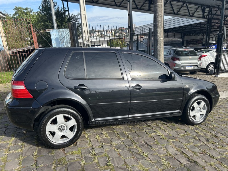 GOLF 2.0 MI 8V GASOLINA 4P MANUAL - 2004 - CAXIAS DO SUL
