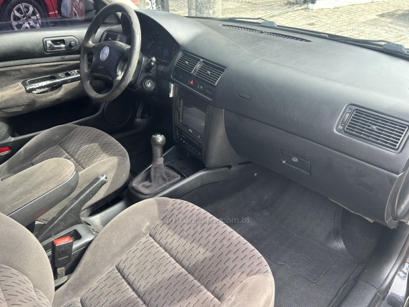 GOLF 2.0 MI 8V GASOLINA 4P MANUAL - 2004 - CAXIAS DO SUL