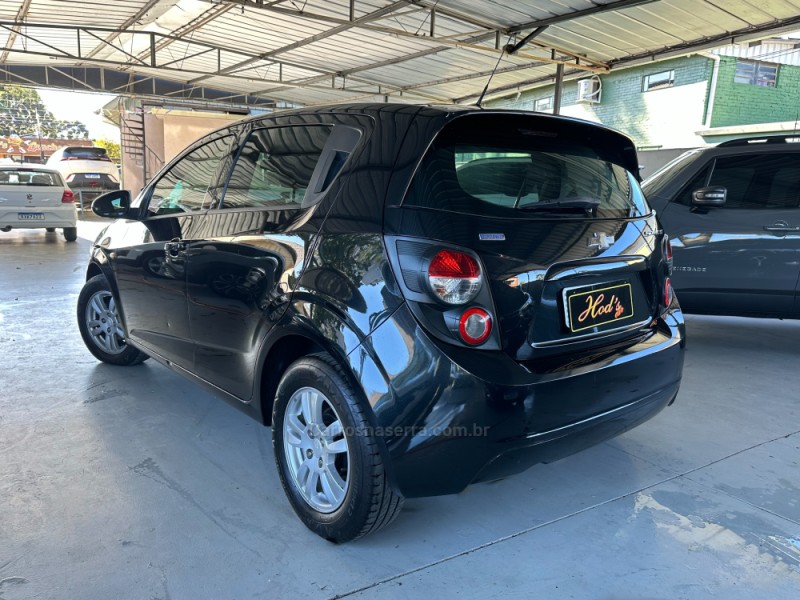 SONIC 1.6 LT 16V FLEX 4P MANUAL - 2013 - CANELA