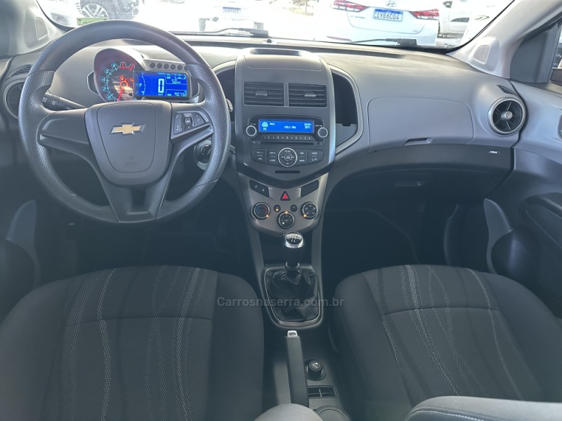 SONIC 1.6 LT 16V FLEX 4P MANUAL - 2013 - CANELA