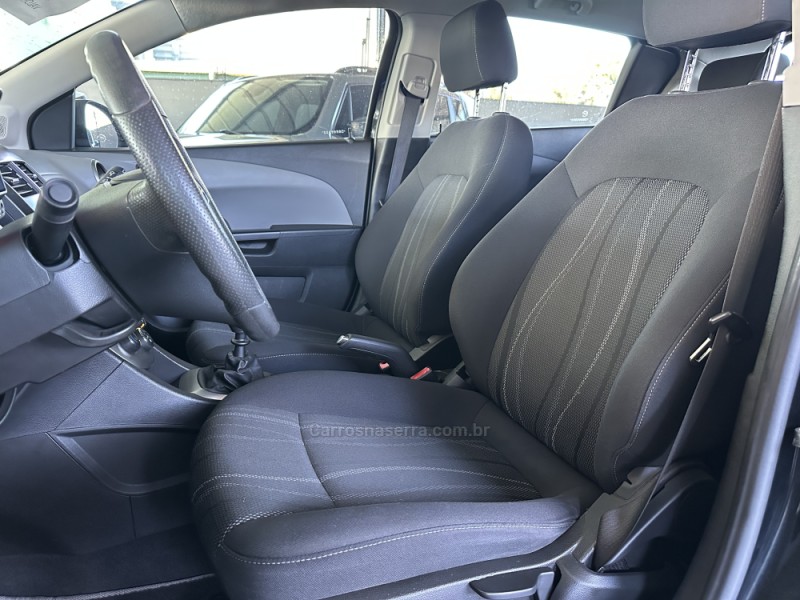 SONIC 1.6 LT 16V FLEX 4P MANUAL - 2013 - CANELA