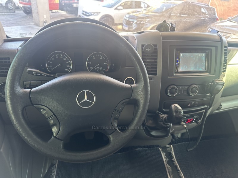 SPRINTER 2.2 FURGÃO STREET 415 CDI TETO ALTO DIESEL 3P MANUAL - 2019 - CANELA