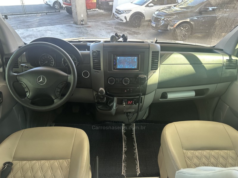 SPRINTER 2.2 FURGÃO STREET 415 CDI TETO ALTO DIESEL 3P MANUAL - 2019 - CANELA