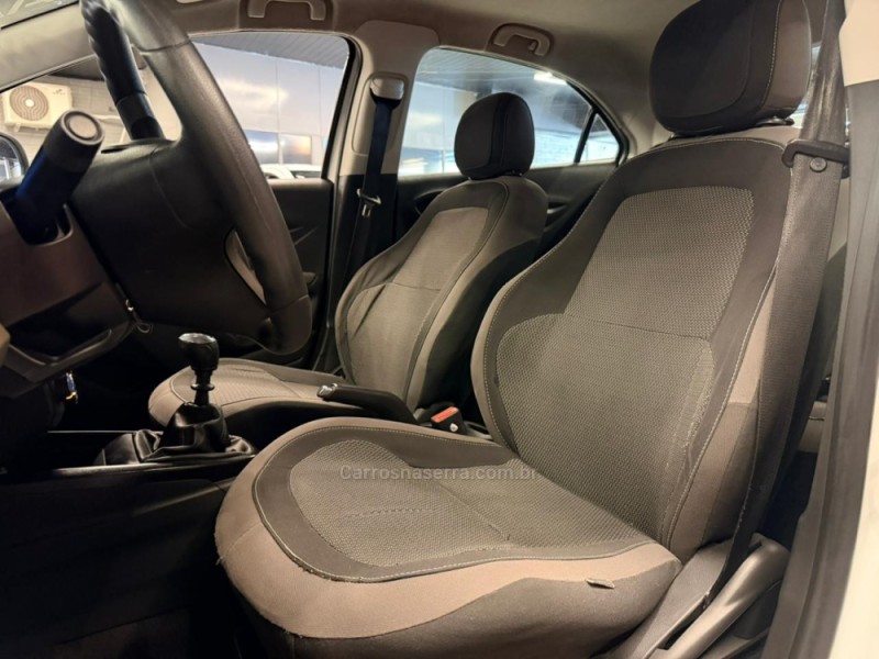 PRISMA 1.4 MPFI LTZ 8V FLEX 4P MANUAL - 2016 - ESTâNCIA VELHA