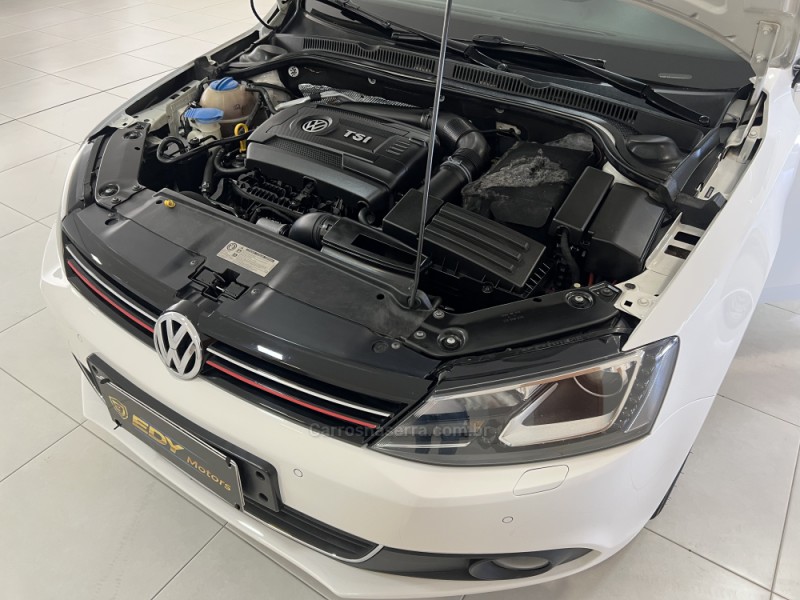 JETTA 2.0 TSI HIGHLINE 211CV GASOLINA 4P DSG - 2013 - BENTO GONçALVES