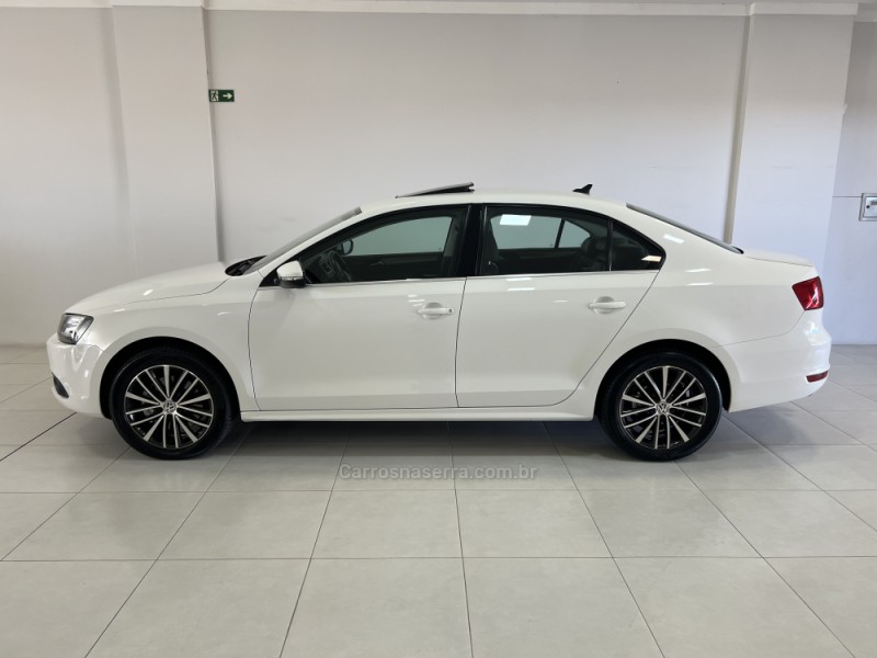 JETTA 2.0 TSI HIGHLINE 211CV GASOLINA 4P DSG - 2013 - BENTO GONçALVES