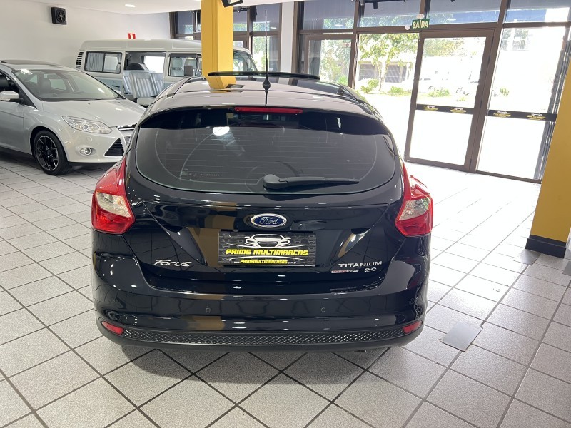 FOCUS 2.0 TITANIUM PLUS 16V FLEX 4P AUTOMÁTICO - 2015 - CAXIAS DO SUL