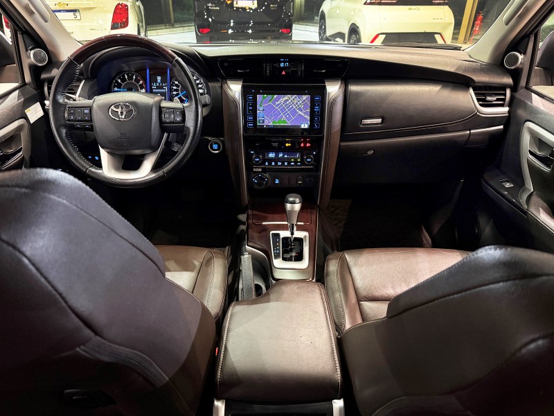HILUX SW4 2.8 SRX 4X4 7 LUGARES 16V TURBO INTERCOOLER DIESEL 4P AUTOMÁTICO - 2018 - FARROUPILHA