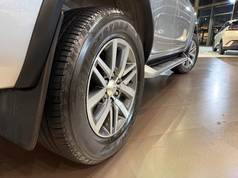 HILUX SW4 2.8 SRX 4X4 7 LUGARES 16V TURBO INTERCOOLER DIESEL 4P AUTOMÁTICO - 2018 - FARROUPILHA
