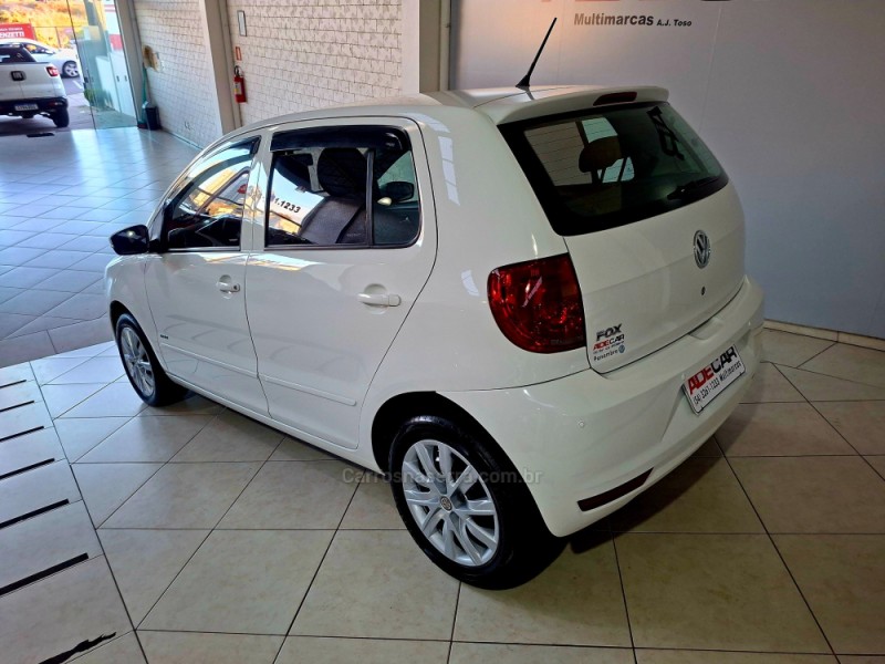 FOX 1.0 ITREND 8V FLEX 4P MANUAL - 2011 - FARROUPILHA