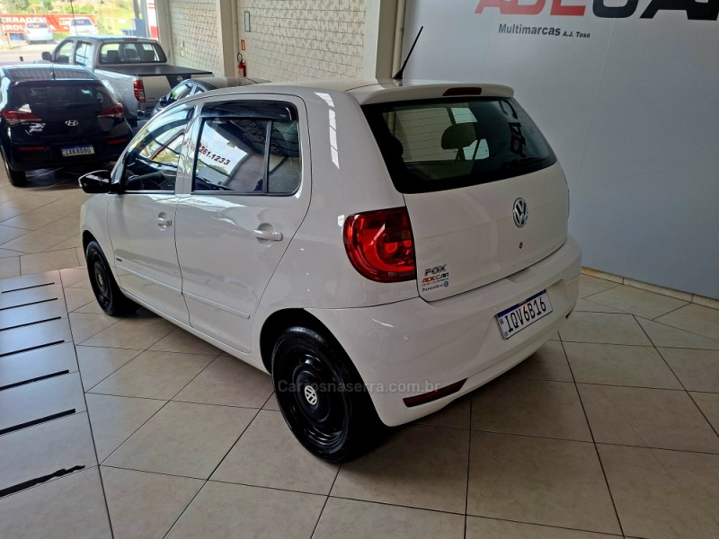 FOX 1.0 ITREND 8V FLEX 4P MANUAL - 2011 - FARROUPILHA