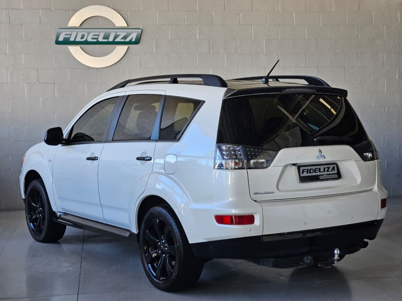 OUTLANDER 2.0 16V GASOLINA 4P AUTOMÁTICO - 2012 - FARROUPILHA
