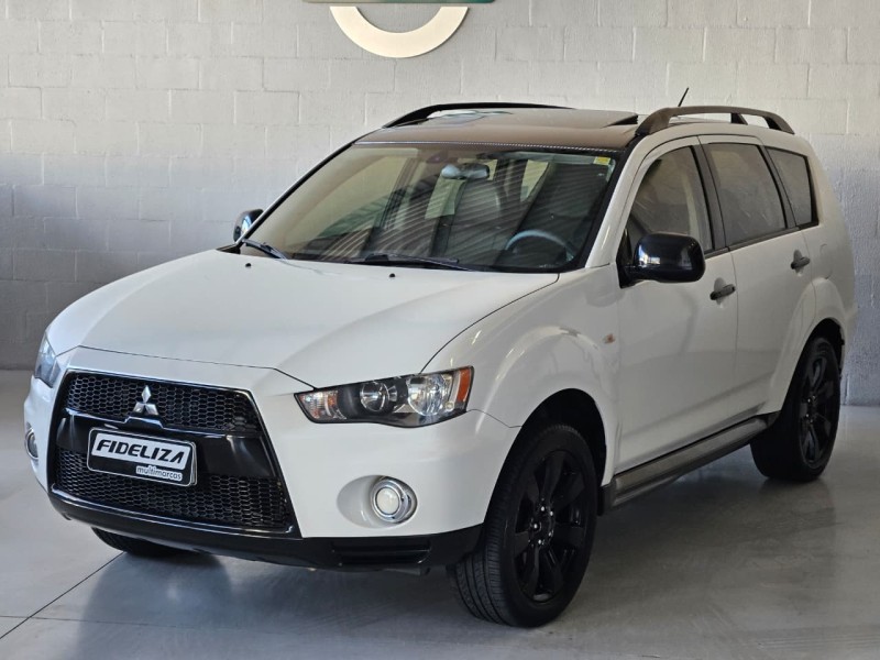 OUTLANDER 2.0 16V GASOLINA 4P AUTOMÁTICO - 2012 - FARROUPILHA
