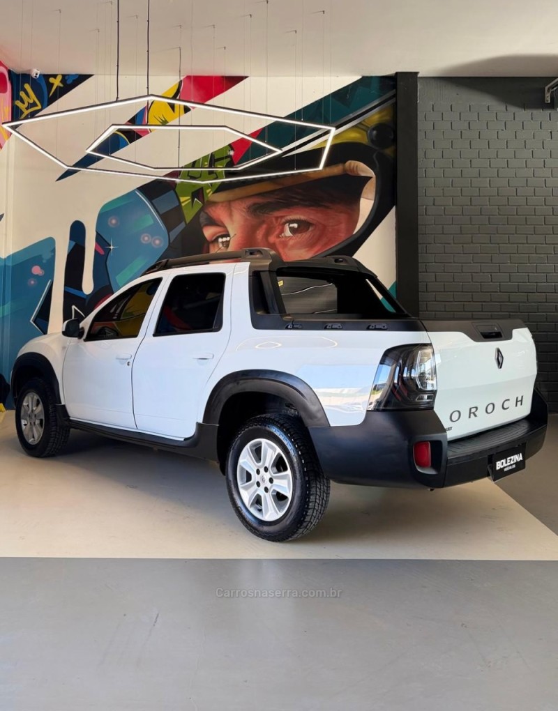 OROCH 1.6 16V SCE PRO FLEX 4P MANUAL - 2025 - NOVO HAMBURGO