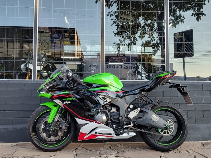 ninja zx 6r 600cc  2022 flores da cunha