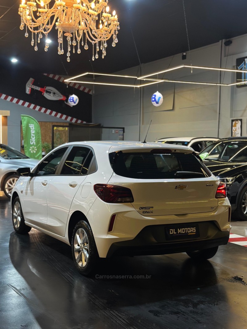 ONIX 1.0 LT 12V TURBO FLEX 4P AUTOMÁTICO - 2023 - LAJEADO