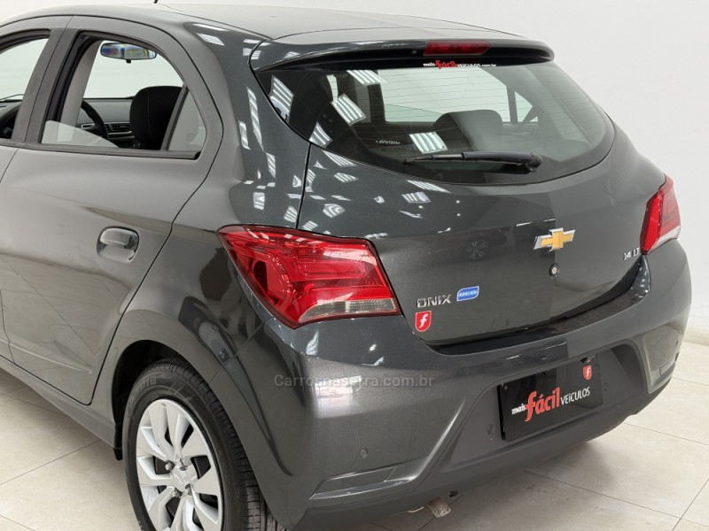 ONIX 1.4 MPFI LT 8V FLEX 4P MANUAL - 2018 - SANTA CRUZ DO SUL