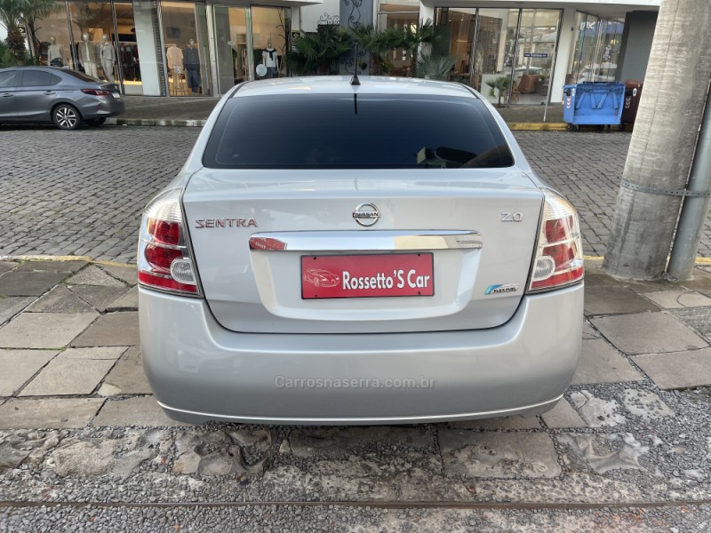SENTRA 2.0 16V FLEX 4P MANUAL - 2011 - FARROUPILHA