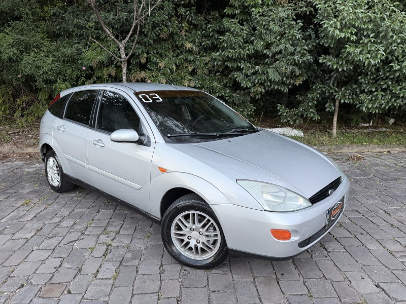 FOCUS 1.8 GLX 16V GASOLINA 4P MANUAL - 2003 - CAXIAS DO SUL