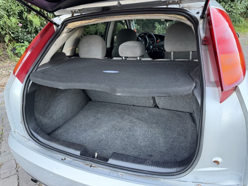 FOCUS 1.8 GLX 16V GASOLINA 4P MANUAL - 2003 - CAXIAS DO SUL
