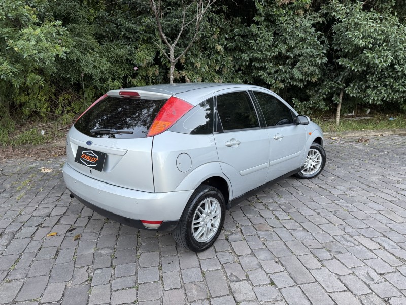 FOCUS 1.8 GLX 16V GASOLINA 4P MANUAL - 2003 - CAXIAS DO SUL